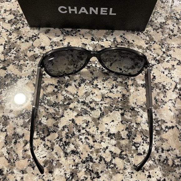 CHANEL Mother of Pearl Black Polarized Sunglasses - Picture 9 of 13